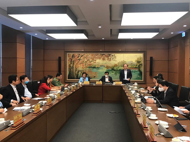 Các Đại biểu Quốc hội thảo luận ở tổ về dự thảo Nghị quyết về một số cơ chế, chính sách đặc thù phát triển của các tỉnh, thành phố. (Ảnh: PV/Vietnam+) Thí điểm chính sách đặc thù phải tạo sự bình đẳng giữa địa phương ảnh 1