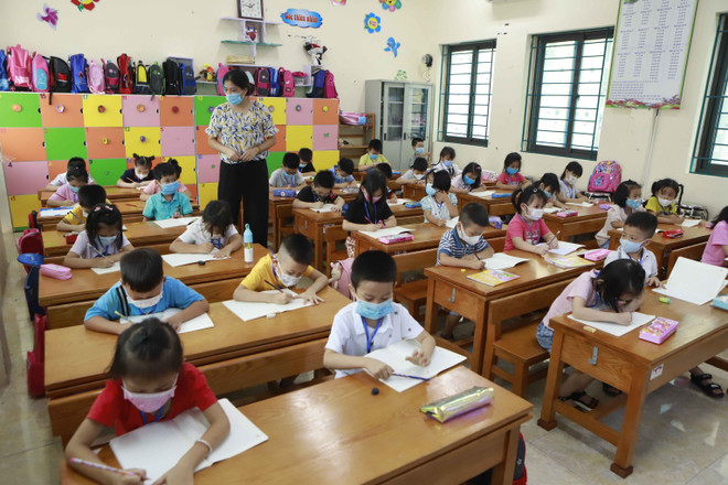 Một số tỉnh, thành phố quyết định lùi thời gian đi học trực tiếp ảnh 1