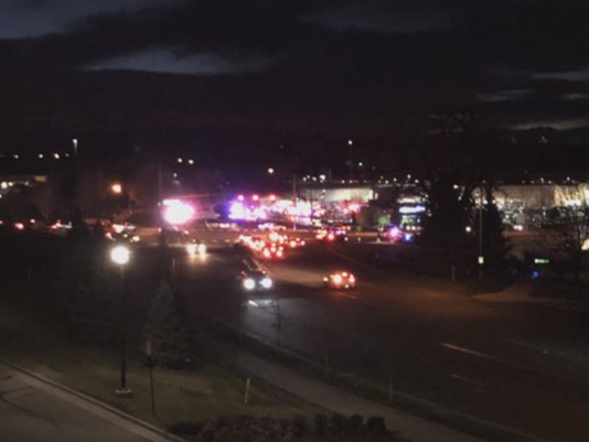 Mỹ: Xả súng bên trong siêu thị Walmart, nhiều người trúng đạn ảnh 1