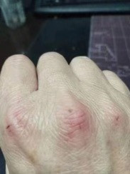 Câu chuyện cảm động của những nhân viên y tế nơi tâm dịch ảnh 3