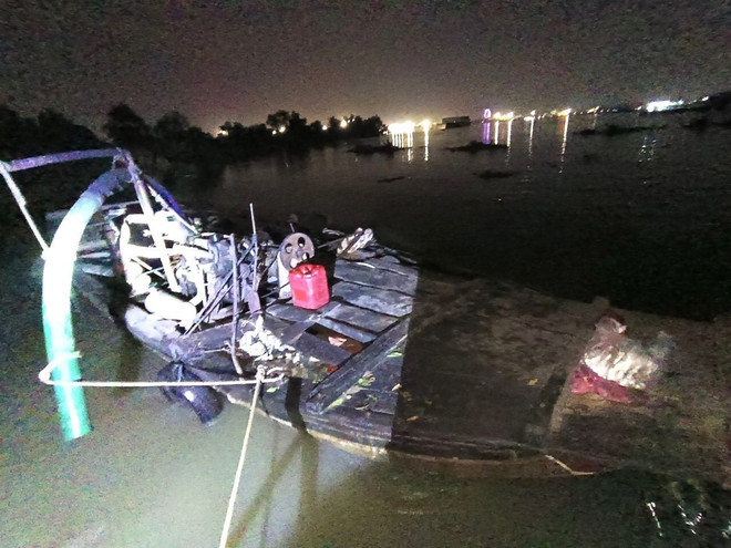 Đồng Nai: Liên tiếp phát hiện phương tiện khai thác cát trái phép ảnh 1