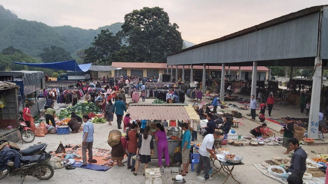 Chợ phiên biên giới Na Mèo: Điểm giao thương của người dân Việt-Lào ảnh 1