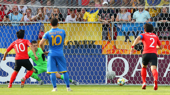 Lee Kang-in mở tỷ số cho U20 Hàn Quốc ở ngay phút thứ 5. (Nguồn: Getty Images) Đánh bại Hàn Quốc, Ukraine lần đầu tiên vô địch U20 World Cup ảnh 1