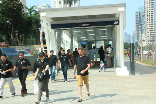 Hệ thống tàu điện ngầm là niềm tự hào của người dân Jakarta ảnh 1