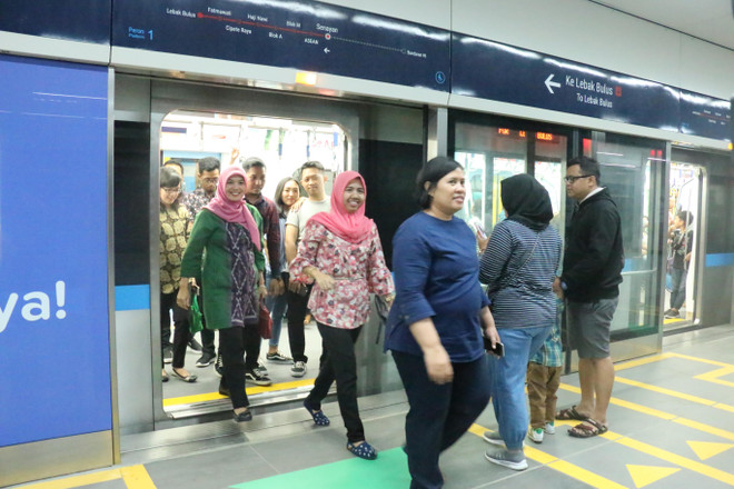 Hệ thống tàu điện ngầm là niềm tự hào của người dân Jakarta ảnh 3