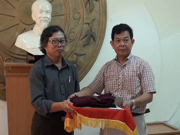 Tiếp nhận nhiều kỷ vật của các Bà mẹ Việt Nam Anh hùng ảnh 1