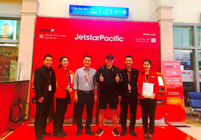 Bộ trưởng Giao thông khen tiếp viên trả lại 230 triệu đồng cho khách ảnh 1