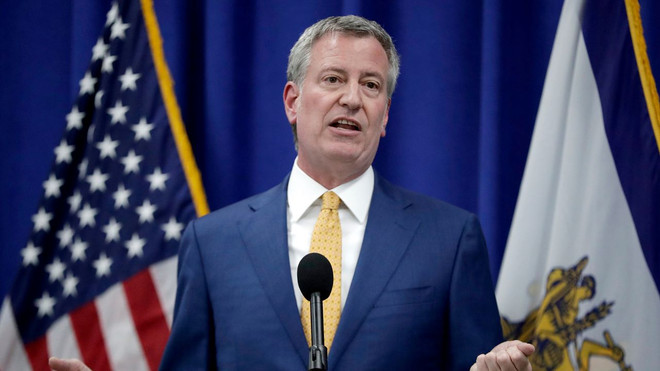 Mỹ: Thị trưởng New York Bill de Blasio dọa kiện Tổng thống Trump ảnh 1