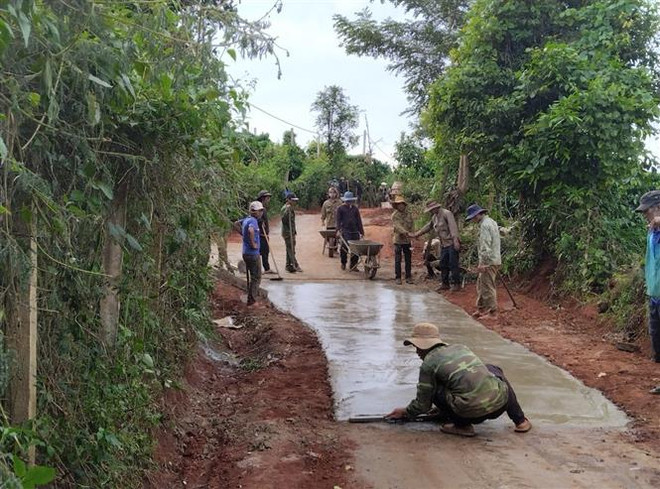 Đầu tư cơ sở hạ tầng vùng dân tộc thiểu số còn nhiều khó khăn ảnh 2