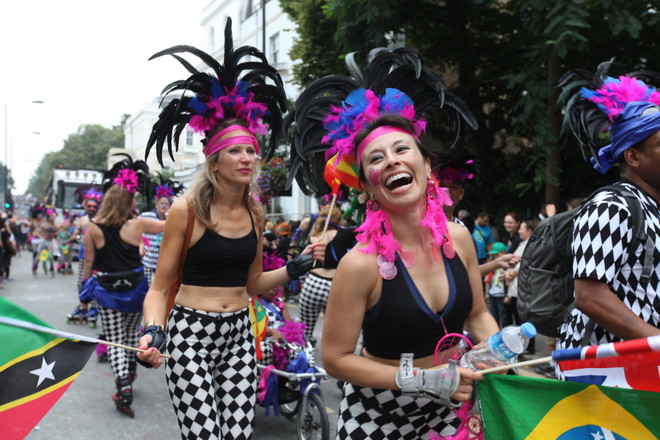 Tưng bừng lễ hội Notting Hill Carnival 2015 tại Xứ sở Sương mù ảnh 2