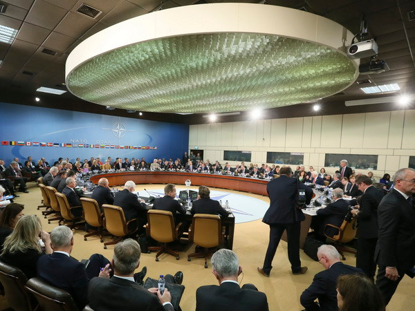 Toàn cảnh cuộc họp tại trụ sở NATO ở Brussels (Bỉ) ngày 6/12. (Nguồn: EPA/TTXVN) Nga chỉ trích lập trường của NATO cản trở hợp tác giữa hai bên ảnh 1