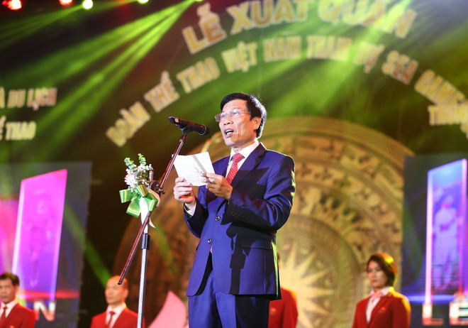 Trong ảnh: Bộ trưởng Bộ Văn hoá, Thể thao và Du lịch Nguyễn Ngọc Thiện phát biểu, động viên và giao nhiệm vụ cho Đoàn Thể thao Việt Nam dự SEA Games 30. (Ảnh: Trọng Đạt/TTXVN) Lễ xuất quân Đoàn Thể thao Việt Nam tham dự SEA Games 30 ảnh 1