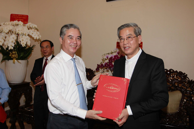 Bí thư Thành ủy TP.HCM chúc mừng Tòa Tổng Giám mục thành phố ảnh 2
