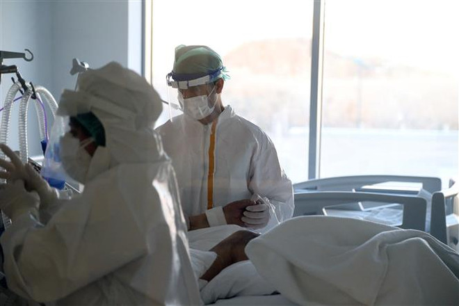 Hơn 3.000 y tá trên thế giới tử vong do nhiễm virus SARS-CoV-2 ảnh 1