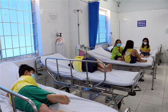 Bà Rịa-Vũng Tàu: Nhiều học sinh tiểu học có dấu hiệu ngộ độc thực phẩm ảnh 1