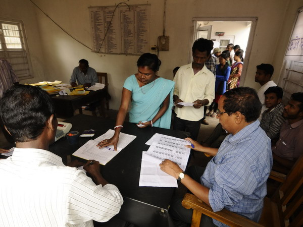 Ấn Độ tiến hành giai đoạn 6 cuộc bầu cử Hạ viện khóa 16 ảnh 1