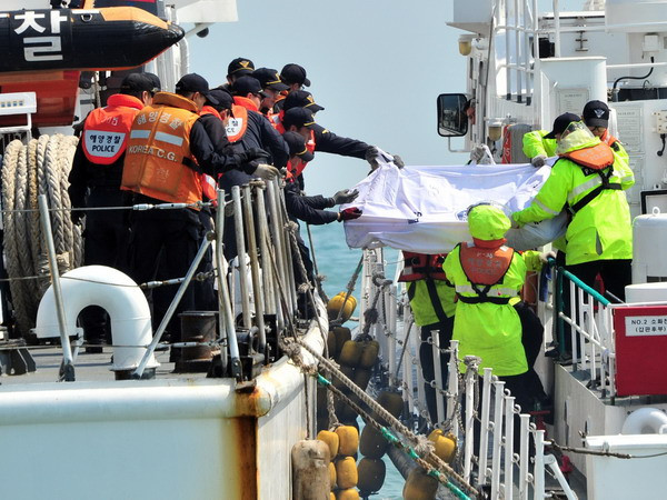 Thuyền trưởng phà SEWOL hành động "như sát nhân" ảnh 1