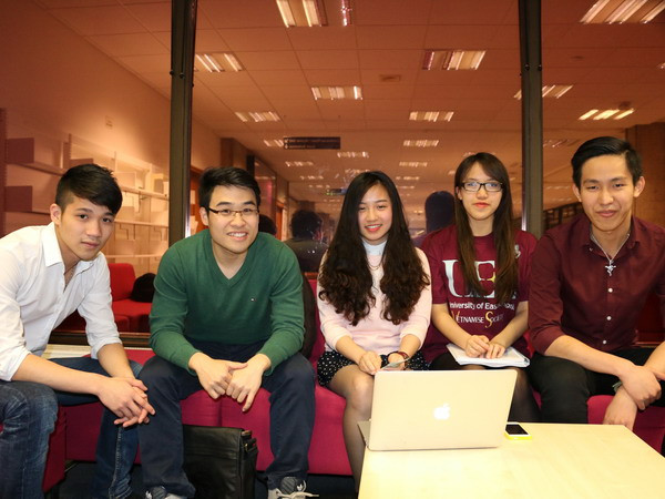 Sinh viên Việt tại Anh chung tay dập dịch sởi ở quê nhà ảnh 1