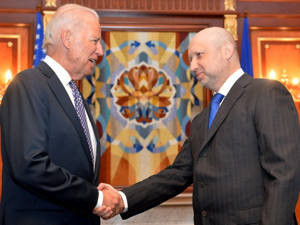 Joe Biden: Mỹ cam kết hỗ trợ nền kinh tế Ukraine ảnh 1