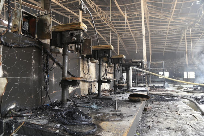 Cháy công ty sản xuất đồ gỗ nội thất, thiệt hại hàng tỷ đồng ảnh 2