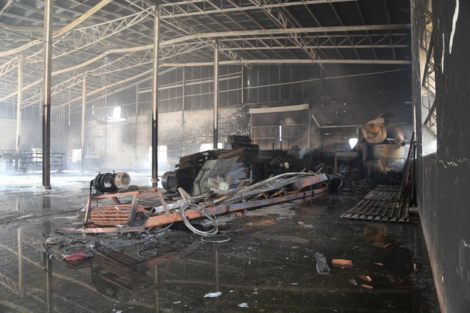 Cháy công ty sản xuất đồ gỗ nội thất, thiệt hại hàng tỷ đồng ảnh 3