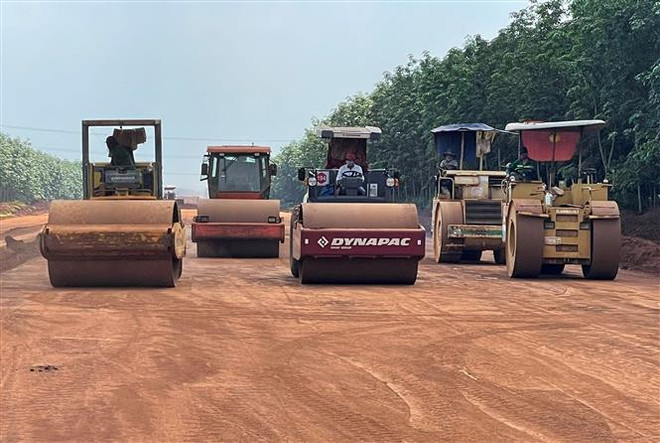 Phấn đấu hoàn thành cao tốc Tân Phú-Bảo Lộc trong năm 2025 ảnh 1