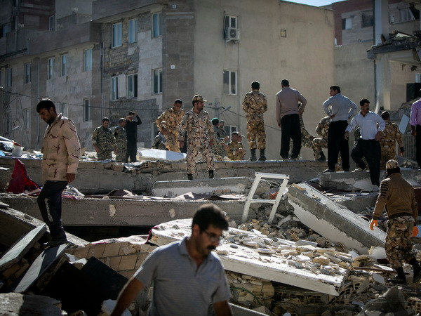 Động đất mạnh làm rung chuyển nhiều khu vực ở Iran và Iraq ảnh 1