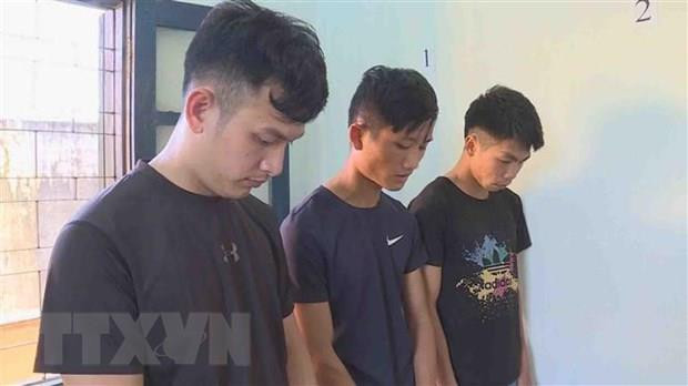 Những đối tượng trong đường dây trộm cắp nông sản tại cơ quan công an. (Ảnh: TTXVN phát) Đắk Lắk: Bắt giữ thêm 2 đối tượng trong đường dây trộm cắp nông sản ảnh 1