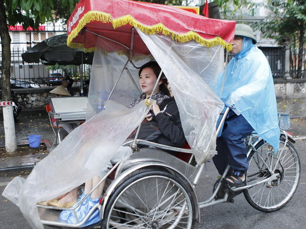 (Ảnh minh họa: Lâm Khánh/TTXVN) Vùng núi Bắc Bộ và Trung Bộ đêm nay có mưa rào và dông ảnh 1