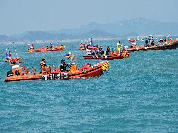 Công tố viên Hàn điều tra vụ chìm phà qua dịch vụ di động ảnh 1