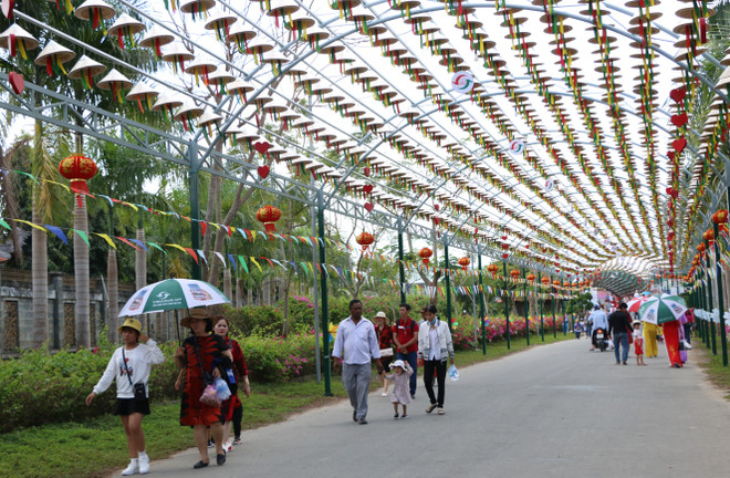 Chiêm ngưỡng đòn bánh tét nặng 2.146kg lớn nhất Việt Nam ảnh 1