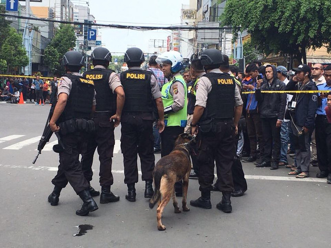 Indonesia: Nổ liên hoàn ở thủ đô Jakarta, 3 người thiệt mạng ảnh 1