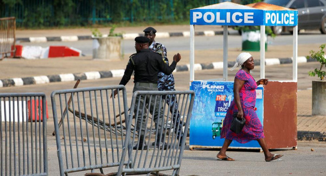 Quốc hội Nigeria bị phong tỏa sau khi xảy ra một vụ nổ súng ảnh 1