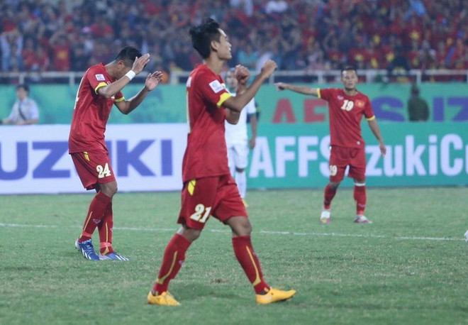 Cận cảnh tuyển Việt Nam đánh rơi chiến thắng trước Indonesia ảnh 1
