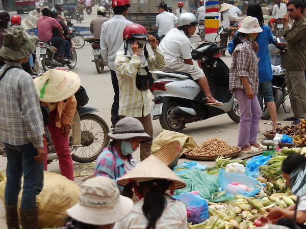 Xóa "chợ cóc," chợ tạm: Cần thay đổi thói quen tiêu dùng ảnh 1