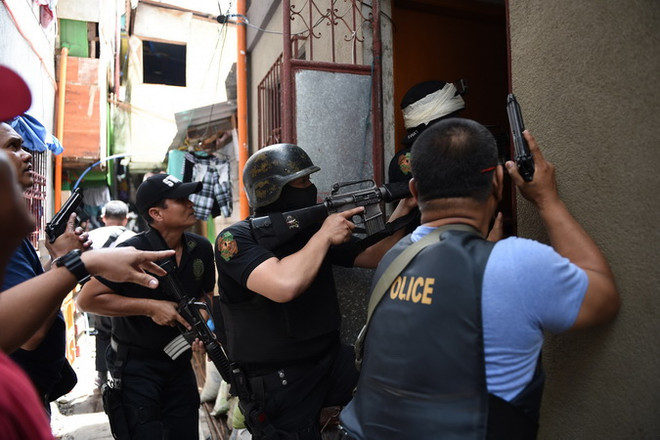 [Video] Philippines ban bố tình trạng khẩn cấp quốc gia ngăn bạo lực ảnh 1