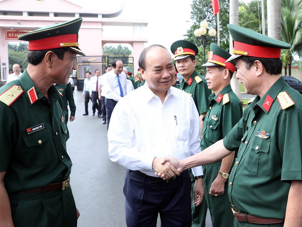 Thủ tướng Nguyễn Xuân Phúc thăm Binh đoàn 16 tại Bình Phước ảnh 1