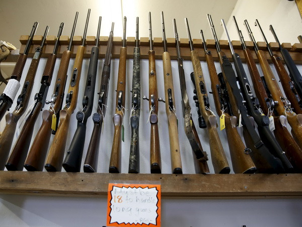 Mỹ: Bắt giữ 4 sinh viên vì âm mưu xả súng hàng loạt vào trường học ảnh 1