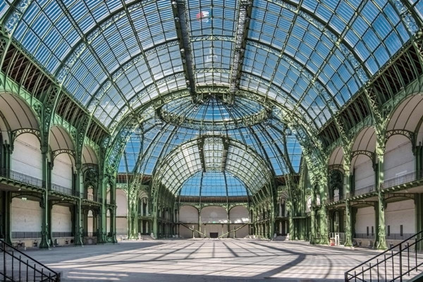 Tòa Grand Palais là địa điểm diễn ra show diễn vào đầu tháng 12 tới Dàn chân dài hùng hậu "tái xuất" trong Victoria's Secret 2016 ảnh 2