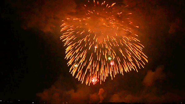 [Video] Cảnh tượng quả pháo hoa nặng nhất thế giới phát nổ ảnh 1