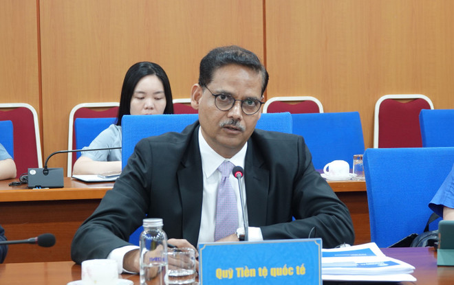 Ông Sandeep Saxena, Trưởng đoàn công tác của IMF khẳng định sẽ tiếp tục hỗ trợ, phối hợp chặt chẽ với Bộ Tài chính. (Ảnh: BTC/Vietnam+) dai dien imf.jpg