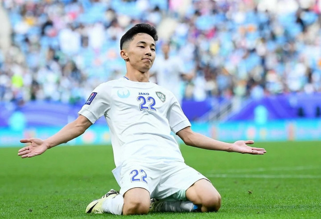 Abbosbek Fayzullaev được xem là trụ cột với U23 Uzbekistan. (Nguồn: UFA) Fayzullaev-1004.jpg