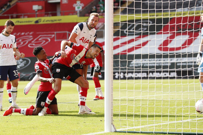 Son Heung-min ghi 4 bàn, Tottenham ngược dòng vùi dập Southampton ảnh 2