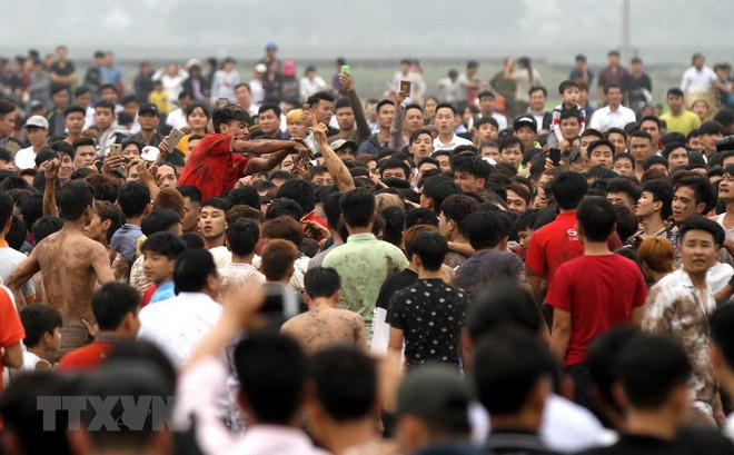 Phú Thọ: Yêu cầu tạm dừng phần cướp phết tại Lễ hội phết Hiền Quan ảnh 1