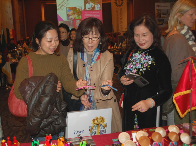 Việt Nam tích cực gây quỹ từ thiện ngoại giao đoàn tại Hàn Quốc ảnh 2