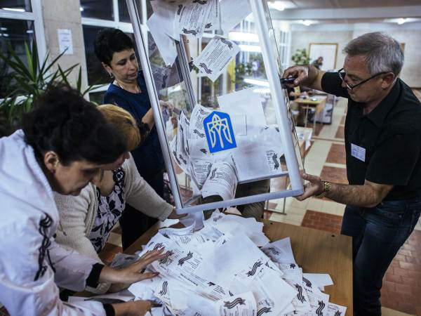 Ukraine: Cộng hòa tự phong Lugansk ấn định thời điểm bầu cử ảnh 1