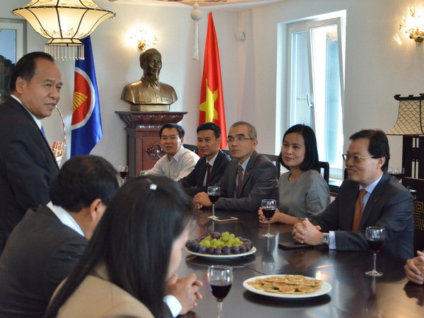 Đại sứ Lào tại Geneva chúc mừng nhân dịp Quốc khánh Việt Nam ảnh 1