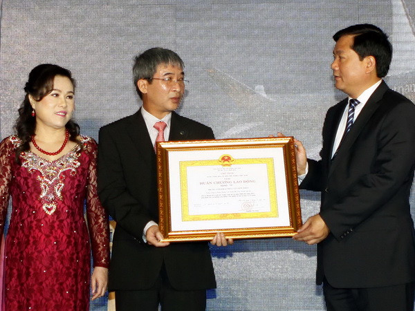 Năm 2013, hơn 9 triệu hành khách đã đến Tân Sơn Nhất ảnh 1