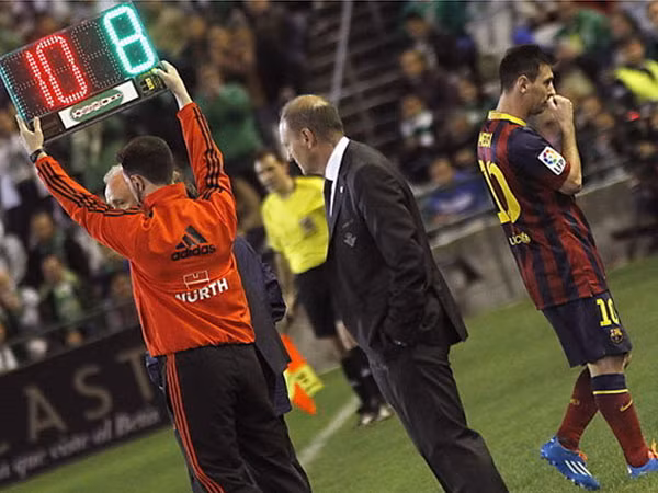 Messi lần thứ ba dính chấn thương kể từ đầu mùa ảnh 1