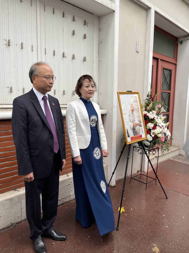 Đại sứ quán Việt Nam tổ chức chuyến đi "Theo dấu chân Bác Hồ" tại Pháp ảnh 2